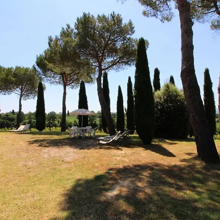 Sant'anastasio Sleeps 24 Pool Villa