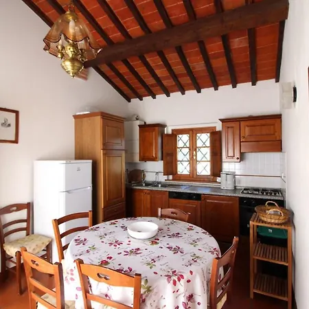 Villa Sant'anastasio Sleeps 24 Pool